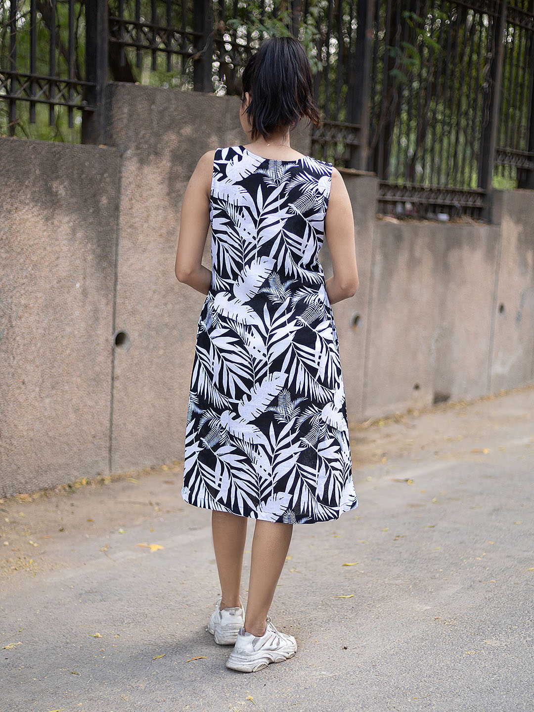 Black and white tropical print shift dress with lace patch