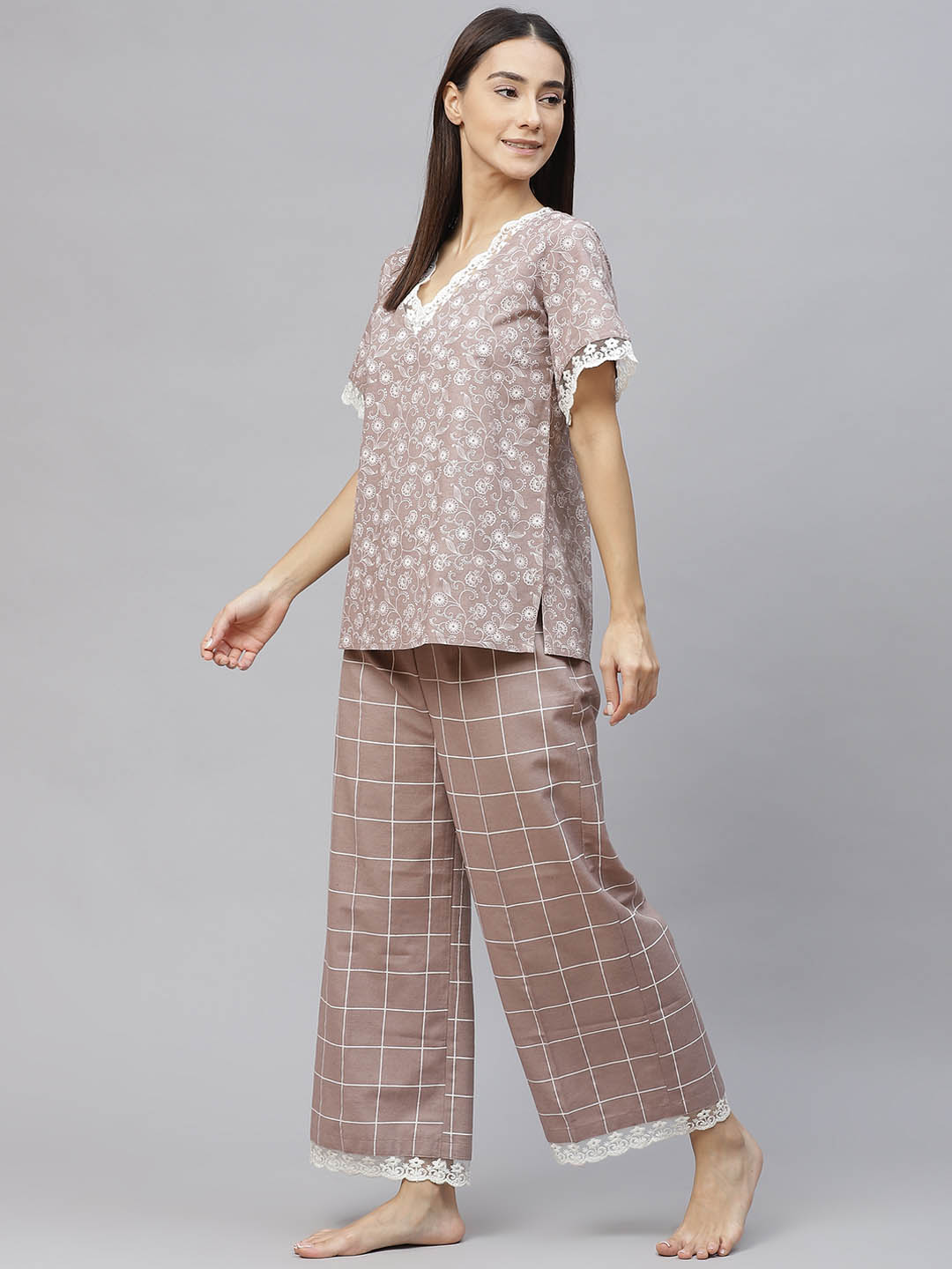 Women Brown & White  Pure Cotton Printed Night suit