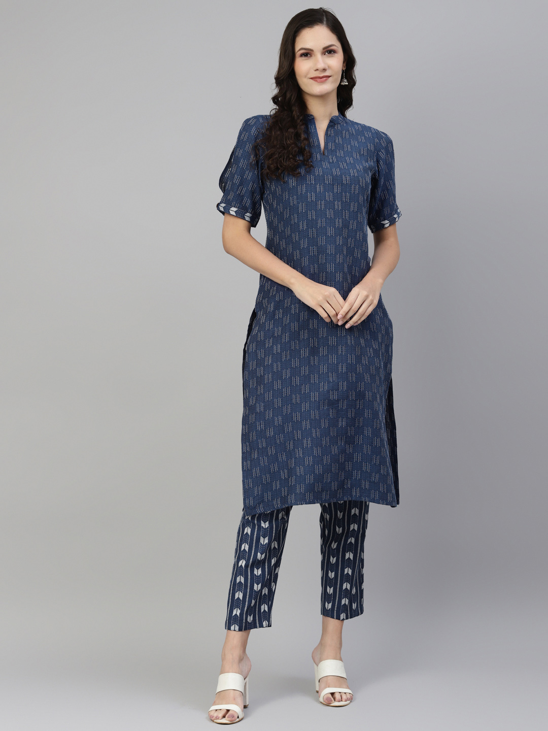 Women Blue Printed Pure Cotton Kurta with Trousers