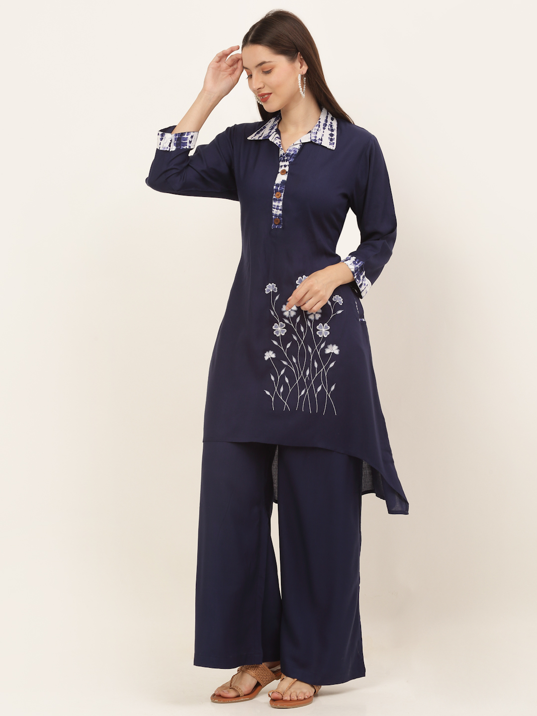 Women Blue Printed Kurti with Trousers