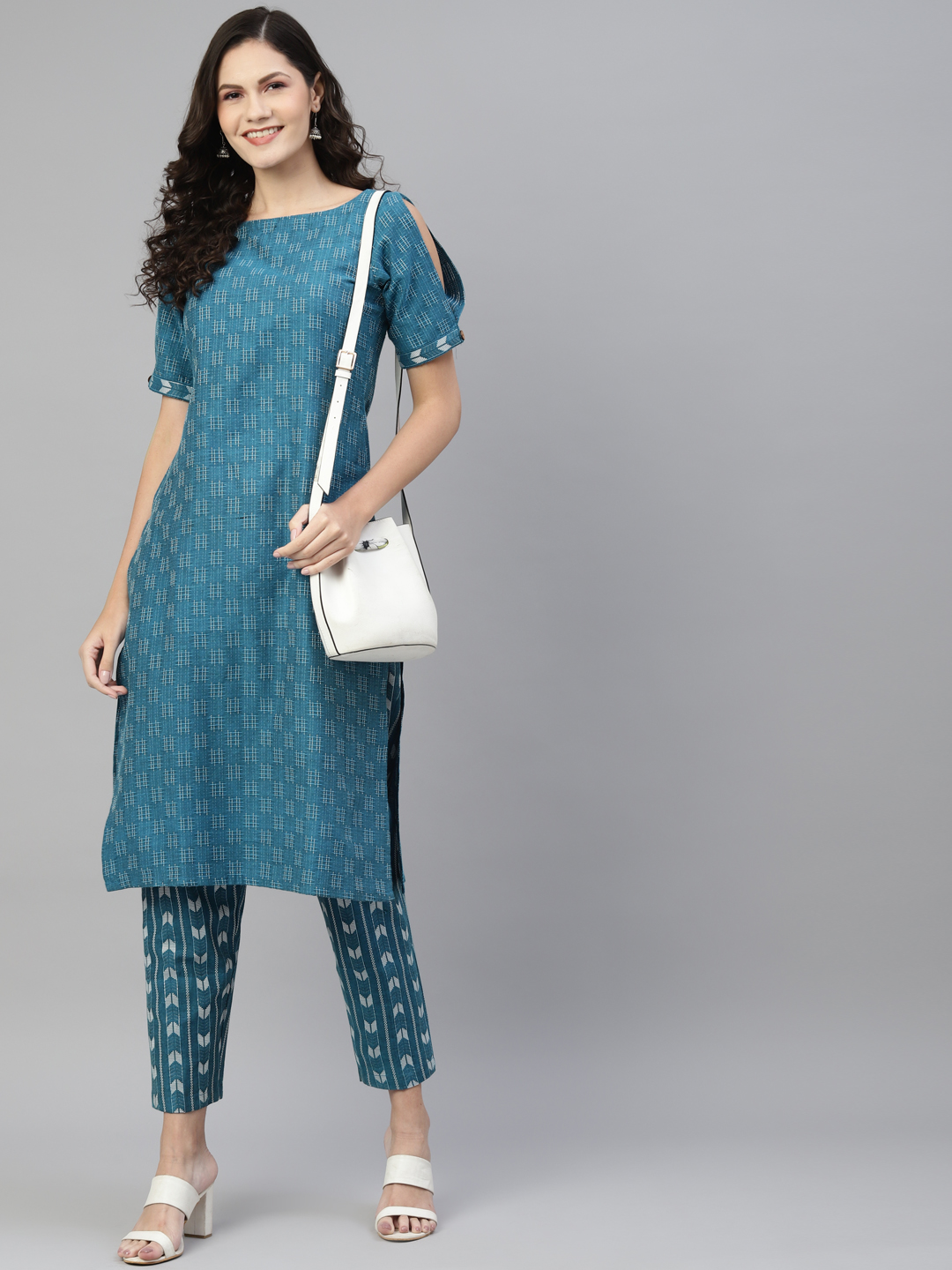 Women Teal Printed Pure Cotton Kurta with Trousers