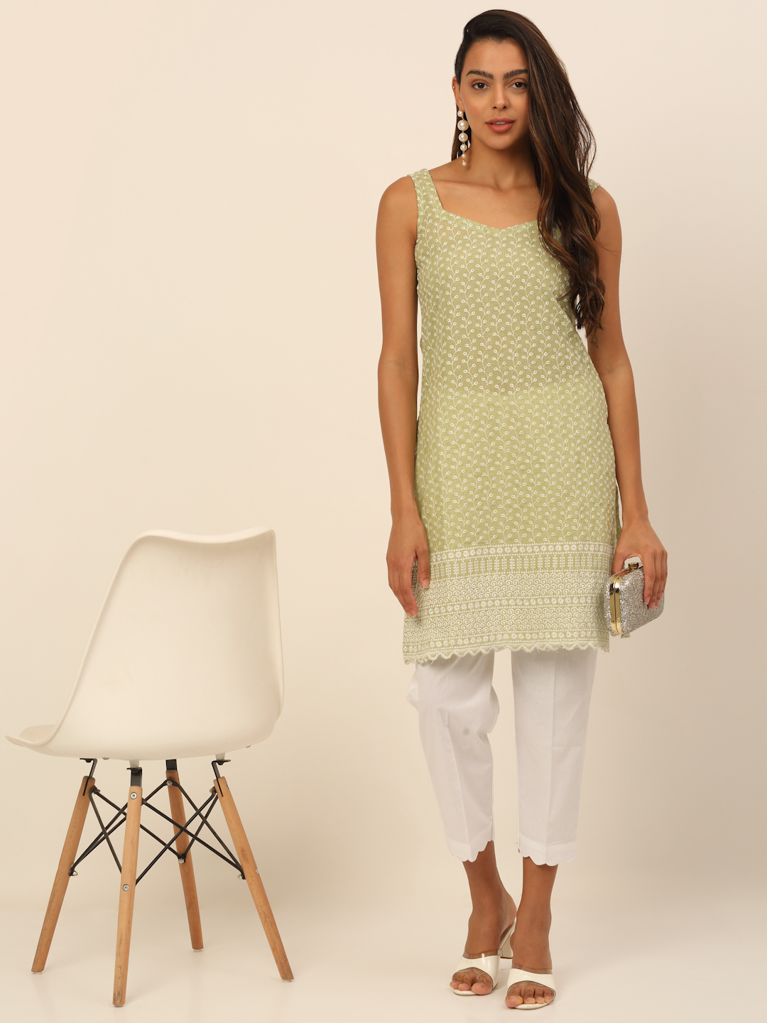 Women White Cotton Solid Cutwork Knitted Palazzos